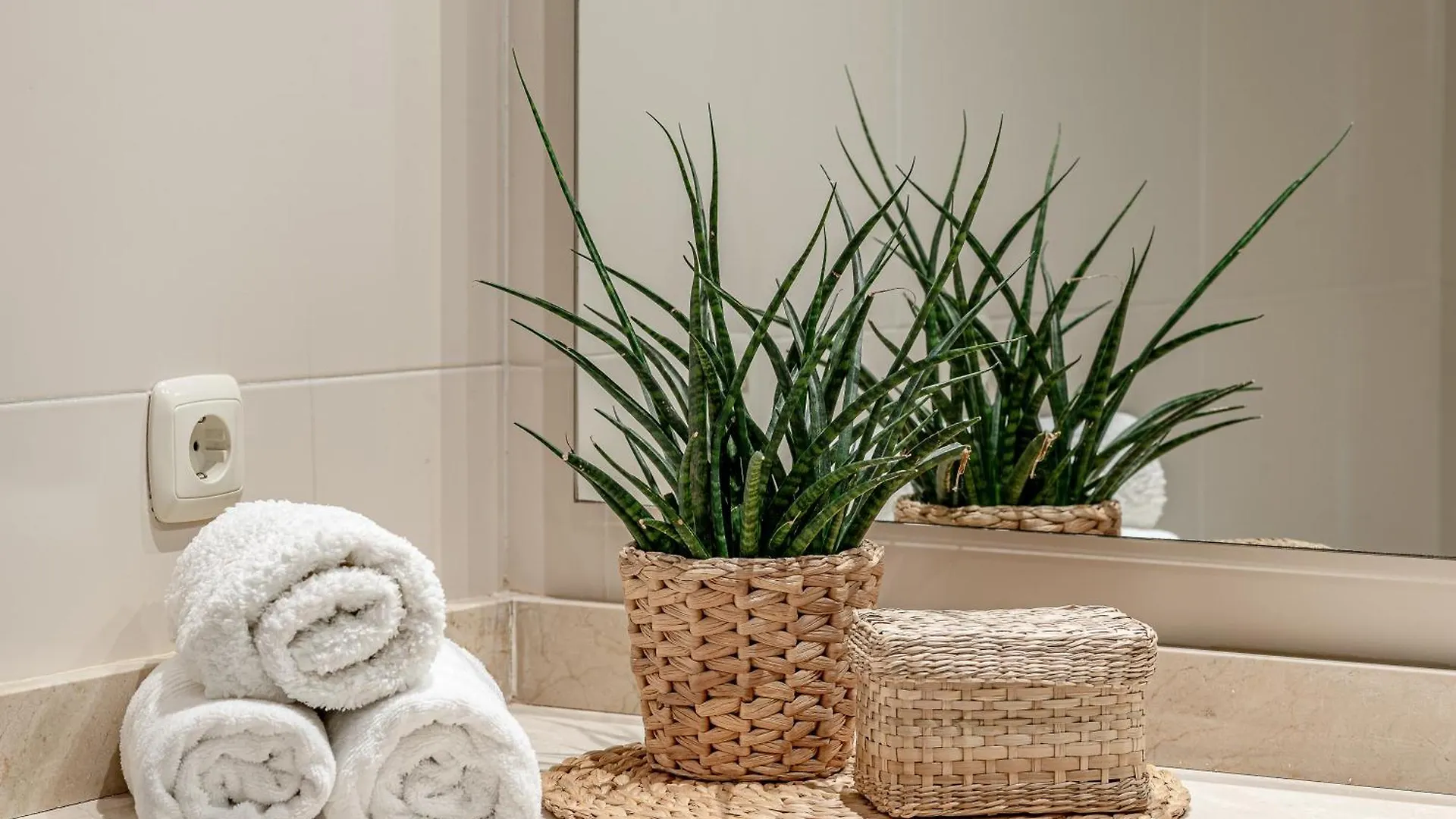 Paradise Lagoon Alcazaba By Hostlovers Estepona